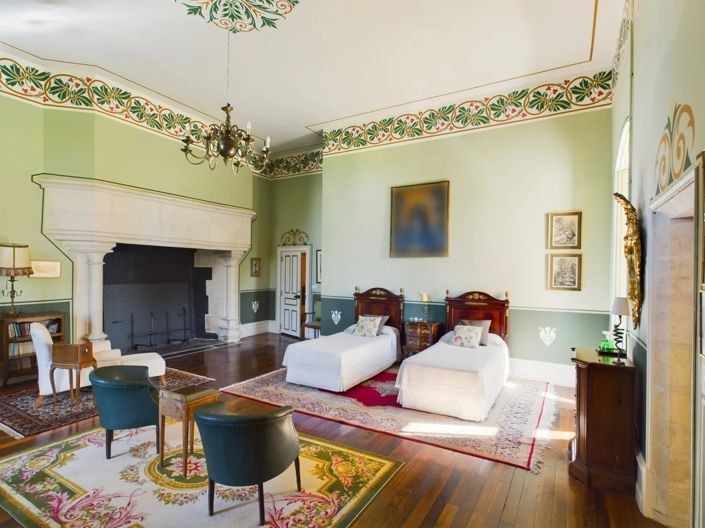 Image No.7-9 Bed House for sale