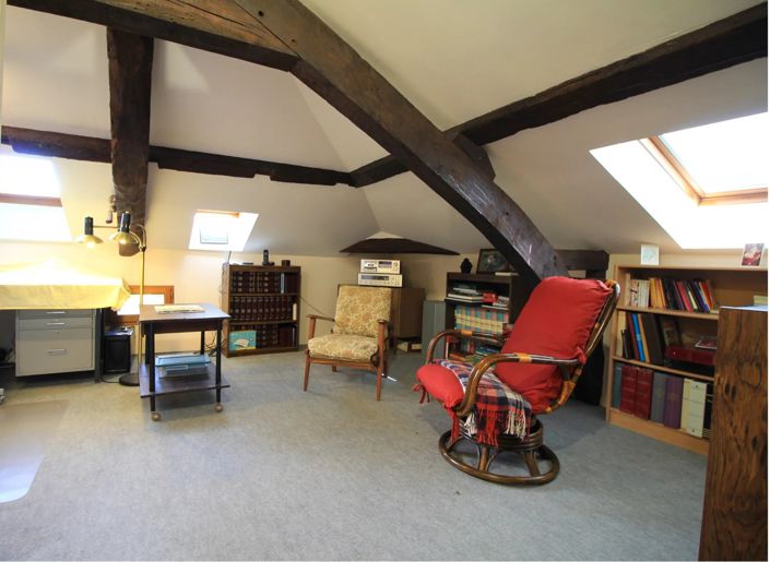 Image No.10-3 Bed House for sale