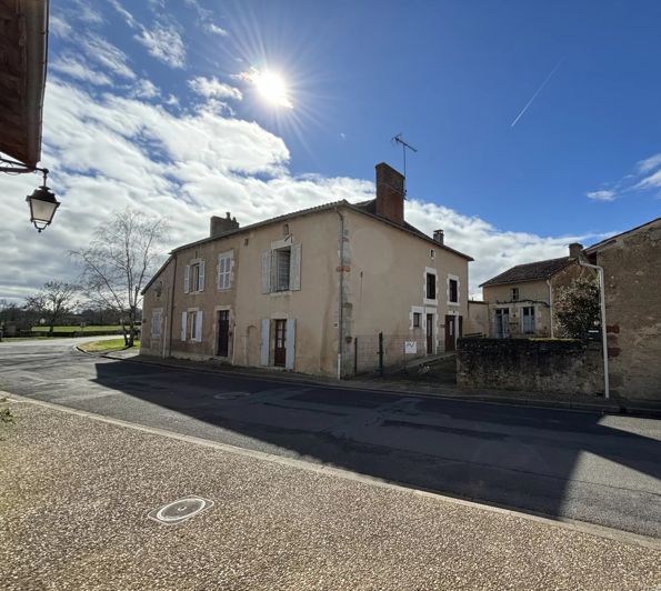 Image No.1-Maison de village de 3 chambres à vendre à Montmorillon