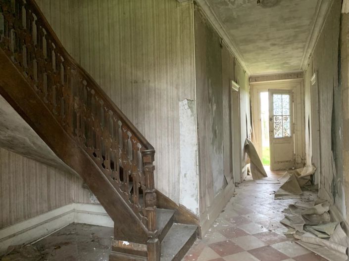 Image No.9-6 Bed House for sale