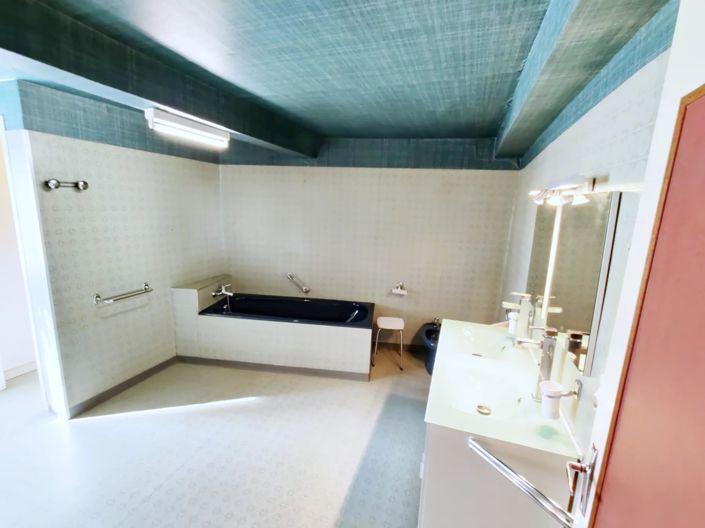 Image No.10-3 Bed House for sale