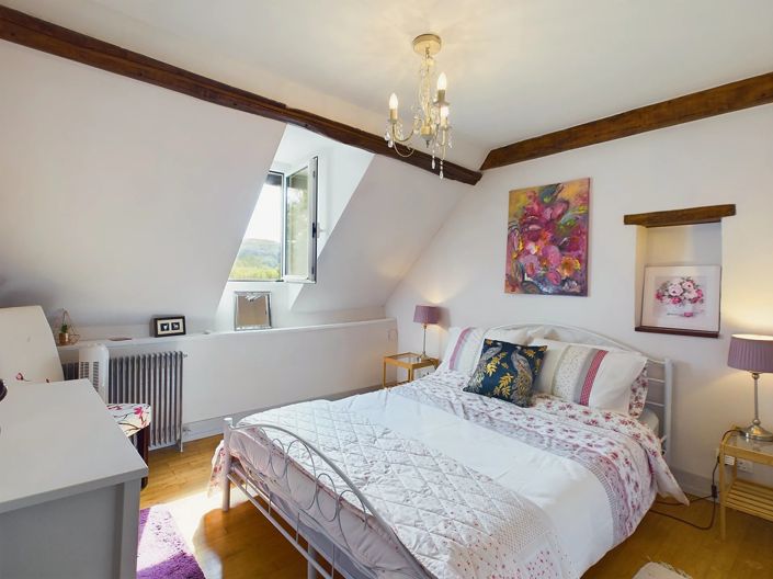 Image No.8-4 Bed House for sale