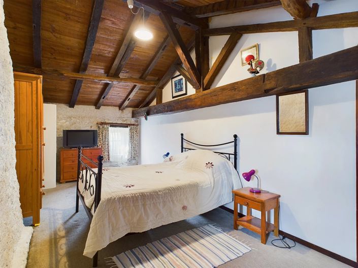 Image No.10-8 Bed House for sale