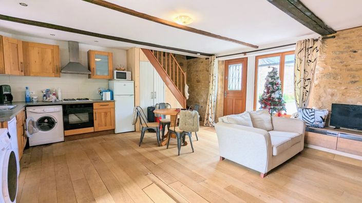 Image No.10-5 Bed House for sale