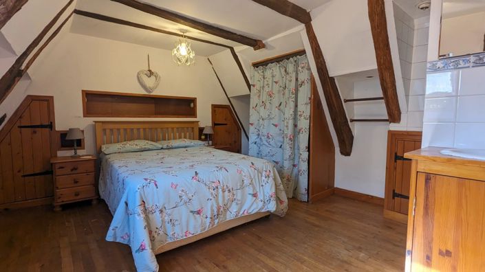 Image No.7-5 Bed House for sale