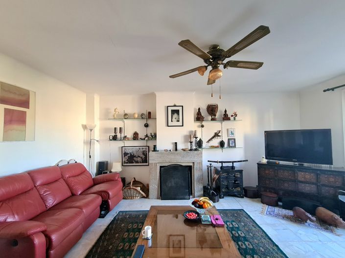 Image No.10-5 Bed House for sale