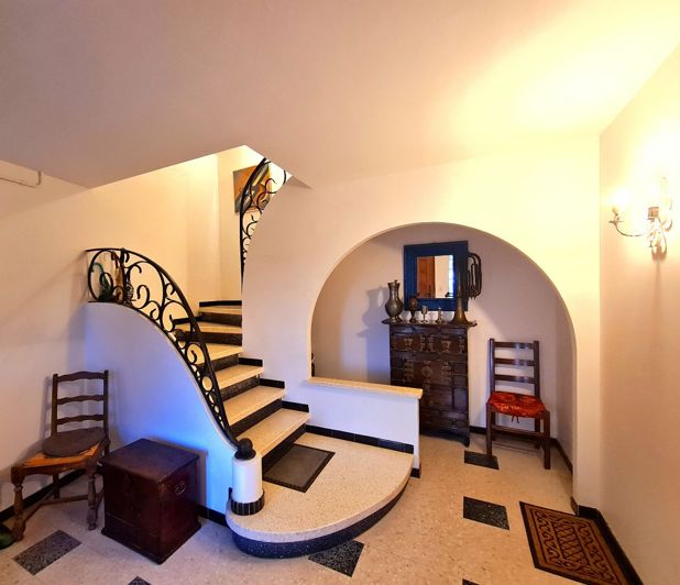 Image No.12-5 Bed House for sale