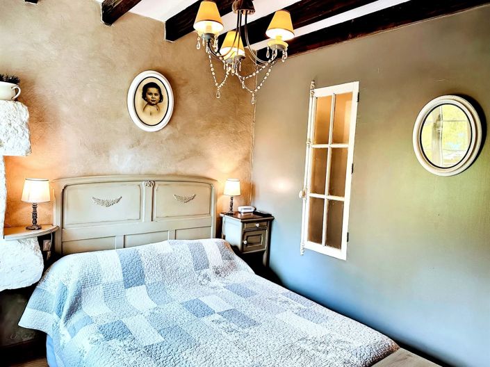 Image No.10-11 Bed House for sale