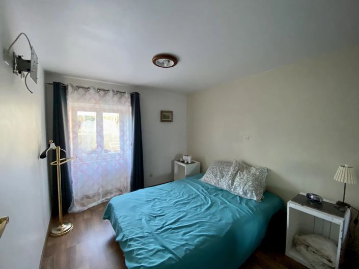 Image No.9-5 Bed House for sale