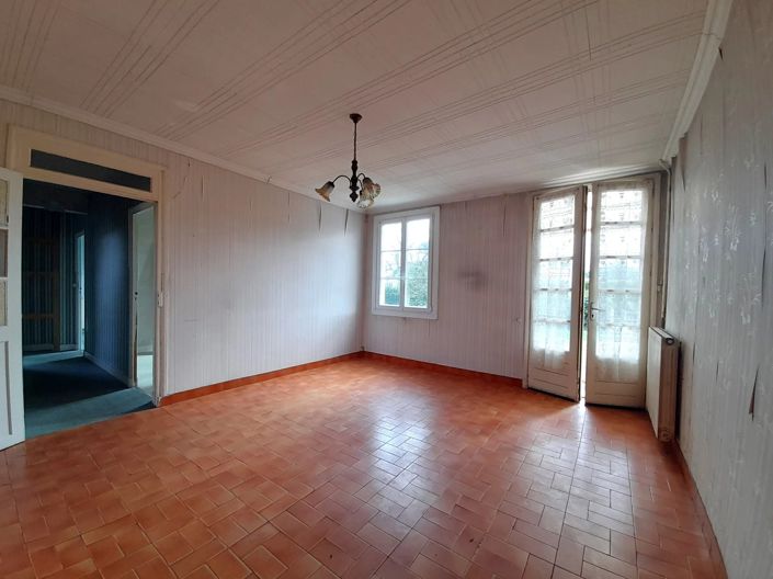 Image No.5-4 Bed Village House for sale