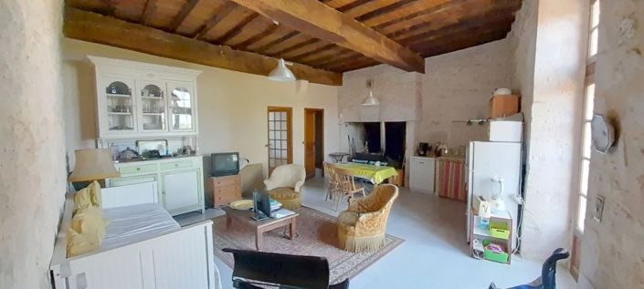 Image No.7-7 Bed House for sale