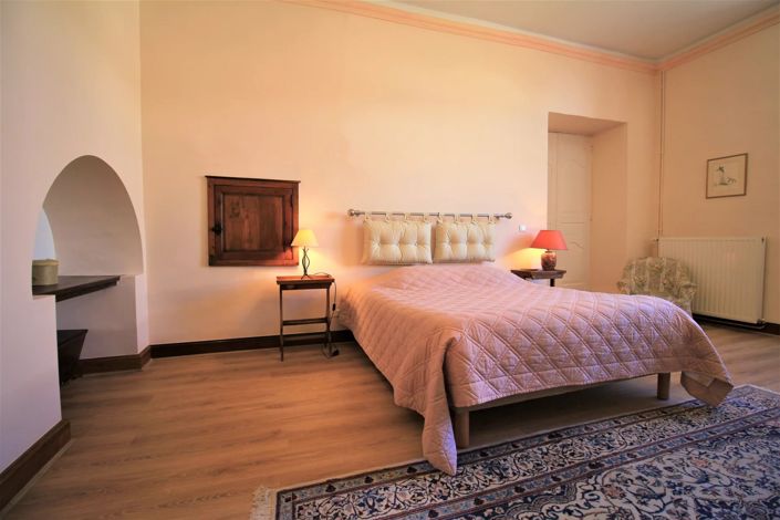 Image No.12-6 Bed House for sale