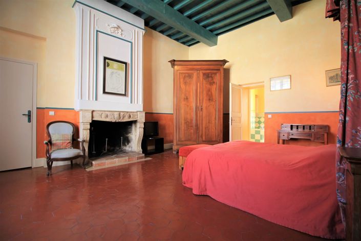 Image No.10-6 Bed House for sale