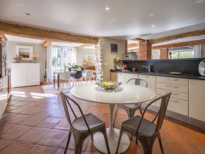 Image No.5-5 Bed House for sale