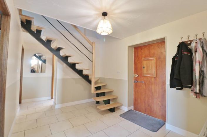 Image No.10-4 Bed House for sale