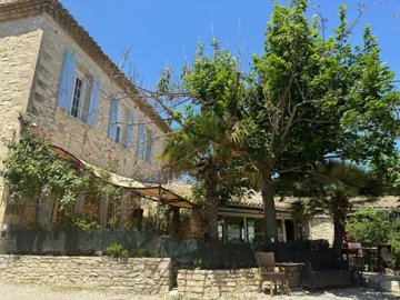 1 - Avignon, Commercial