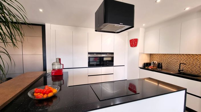 Image No.3-3 Bed House for sale