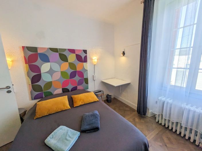 Image No.13-10 Bed Commercial for sale