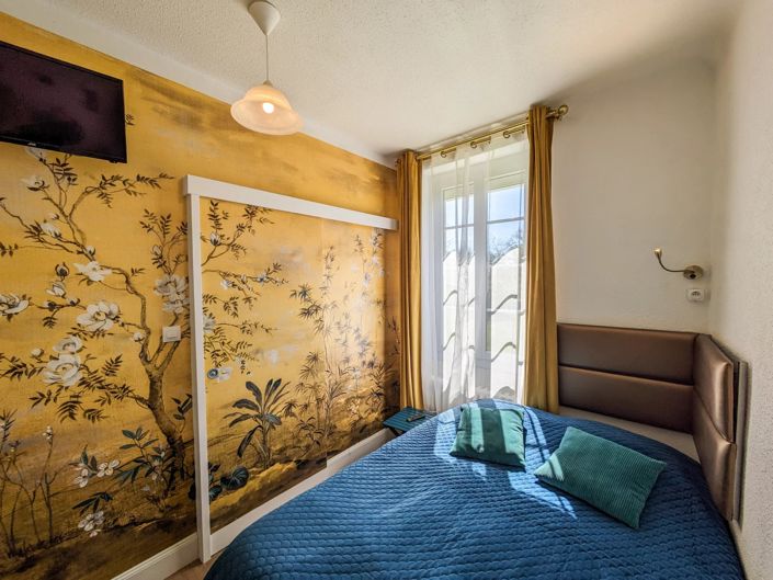 Image No.7-10 Bed Commercial for sale