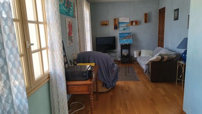 Image No.10-3 Bed House for sale