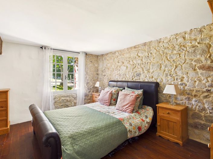 Image No.11-10 Bed House for sale