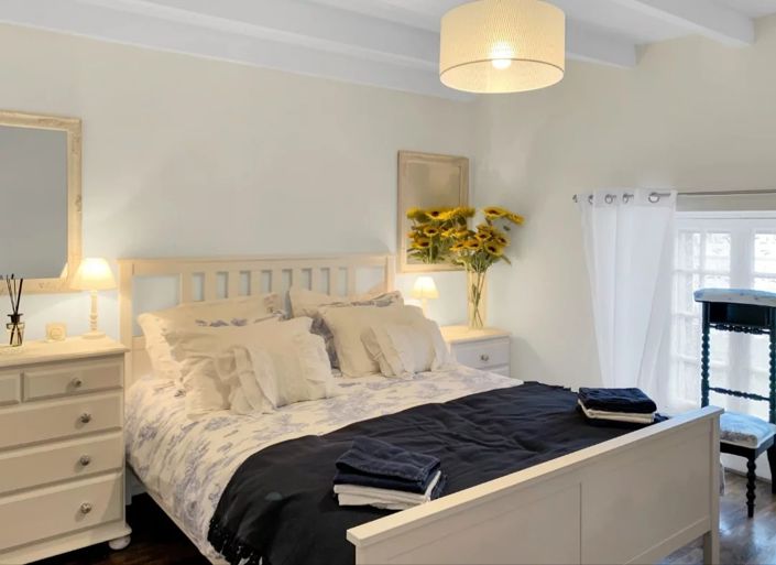 Image No.5-10 Bed House for sale