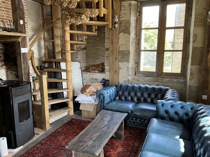 Image No.8-5 Bed House for sale