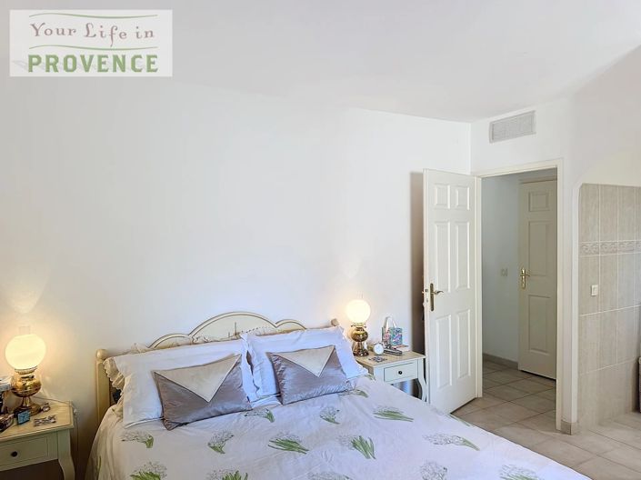 Image No.14-2 Bed Property for sale