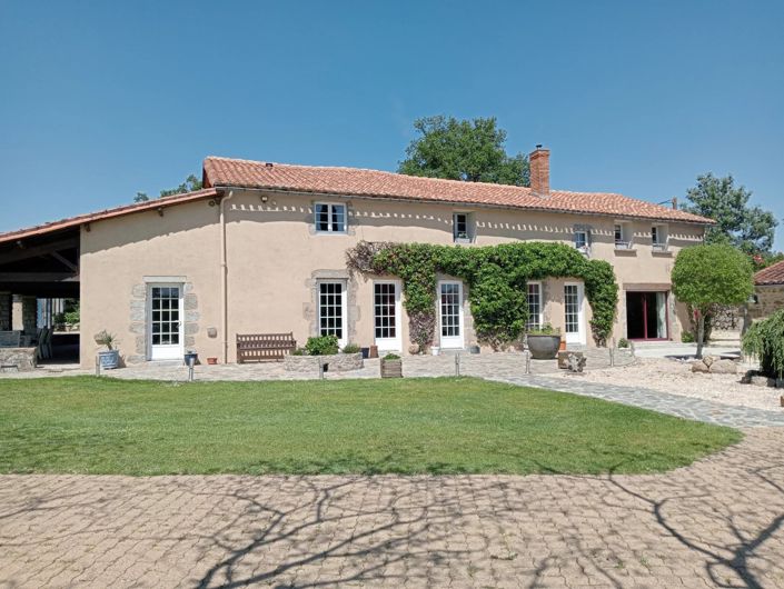 Image No.1-6 Bed House for sale