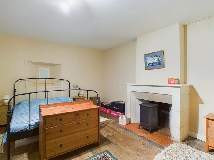 Image No.8-4 Bed House for sale