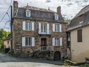 1 - Beaulieu-sur-Dordogne, Village House
