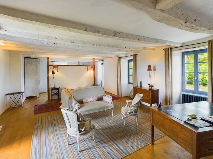 Image No.11-3 Bed House for sale