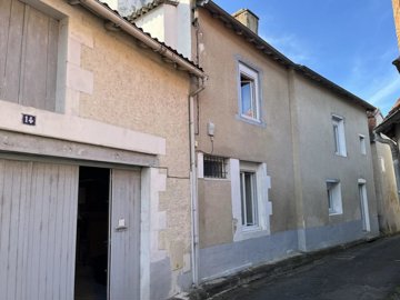 1 - Montmorillon, House