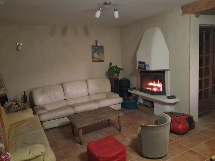 Image No.8-6 Bed House for sale