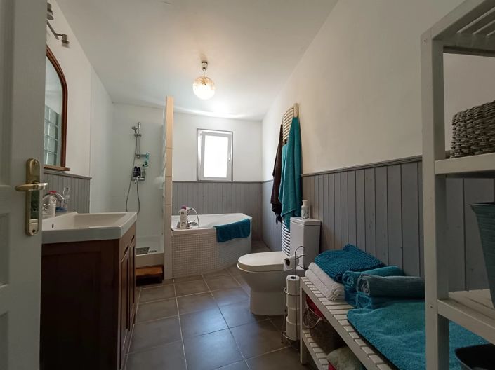 Image No.10-4 Bed House for sale