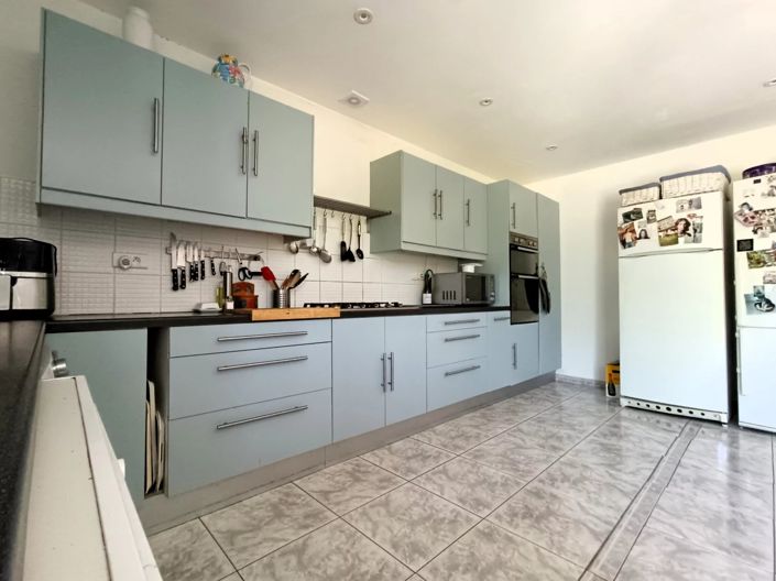 Image No.5-4 Bed House for sale