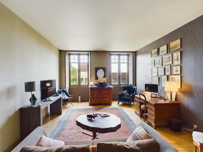 Image No.9-12 Bed House for sale