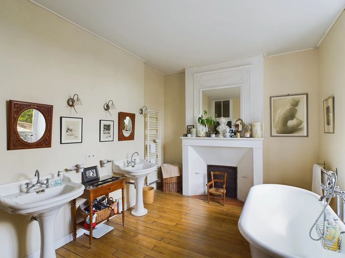 Image No.11-12 Bed House for sale