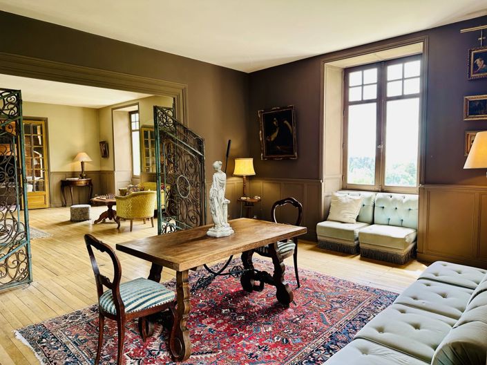 Image No.8-12 Bed House for sale