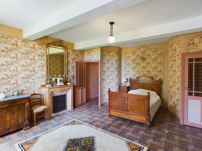 Image No.11-6 Bed House for sale