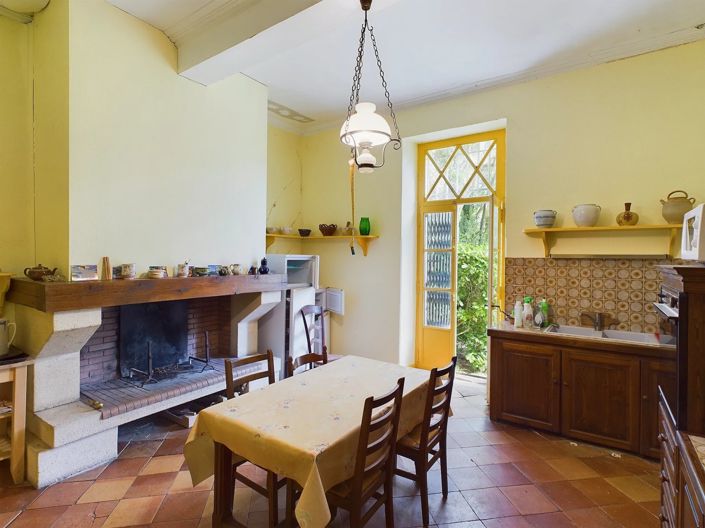 Image No.7-6 Bed House for sale