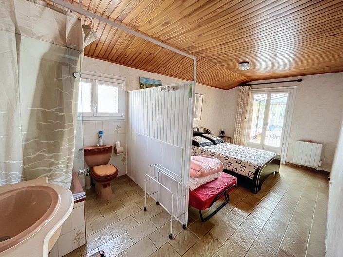 Image No.11-3 Bed House for sale