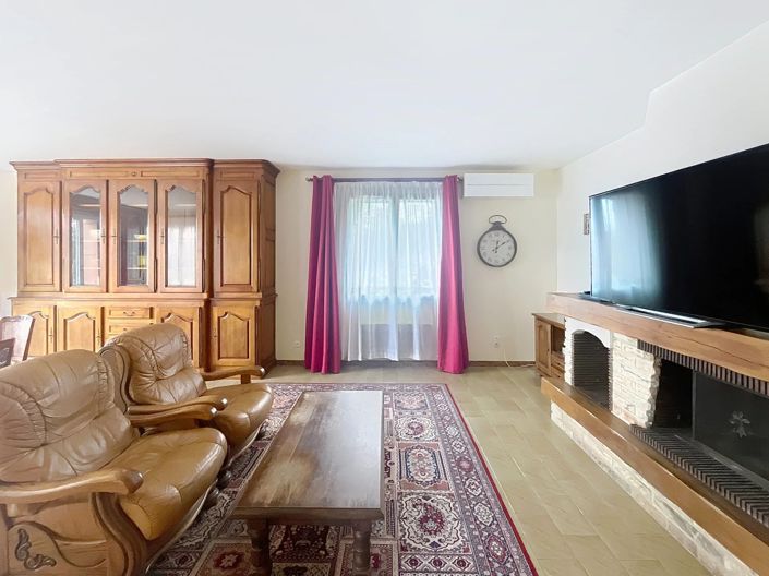 Image No.6-3 Bed House for sale