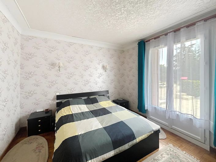 Image No.9-3 Bed House for sale