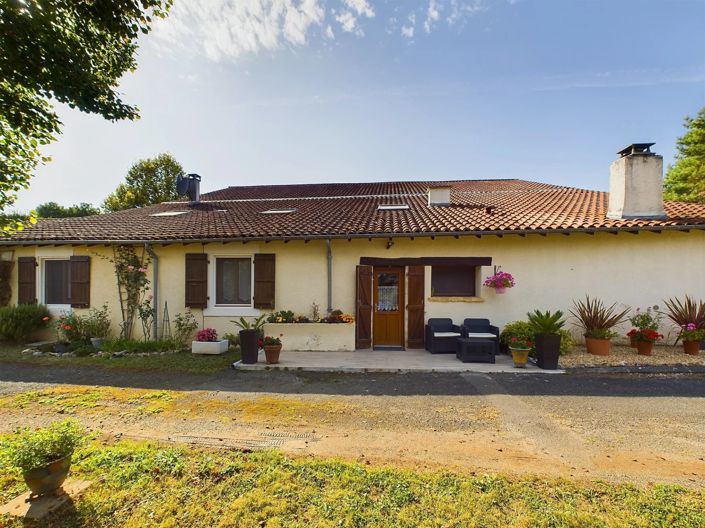 Image No.1-4 Bed House for sale