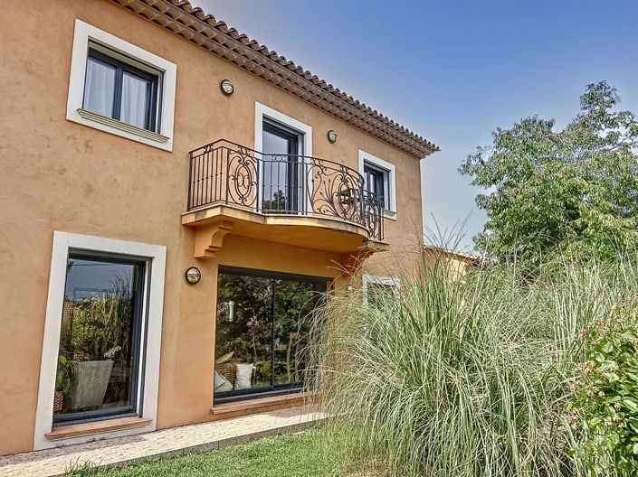 Image No.4-4 Bed Property for sale