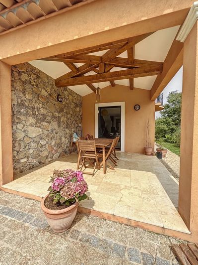 Image No.6-4 Bed Property for sale