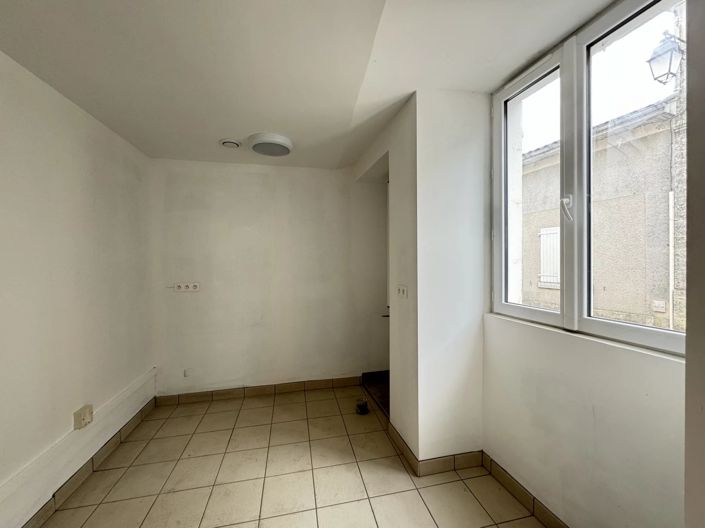 Image No.5-Maison à vendre à Paizay-Naudouin-Embourie