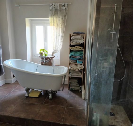 Image No.12-4 Bed House for sale