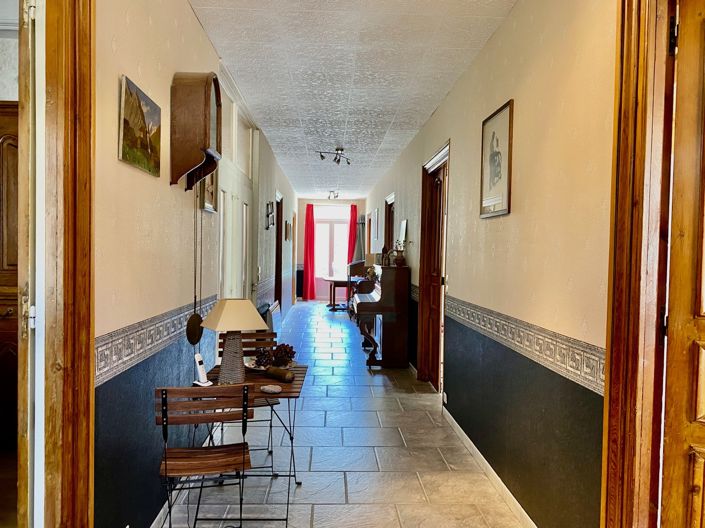 Image No.7-6 Bed House for sale